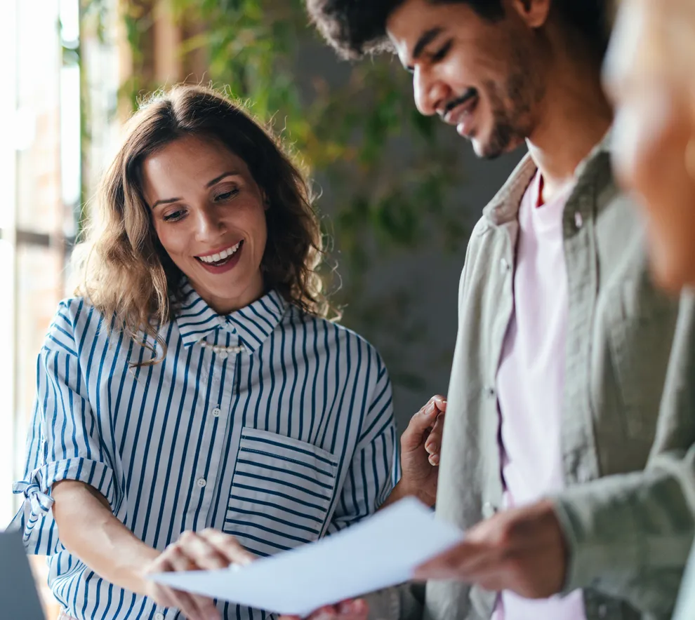 Kvinne som coacher andre