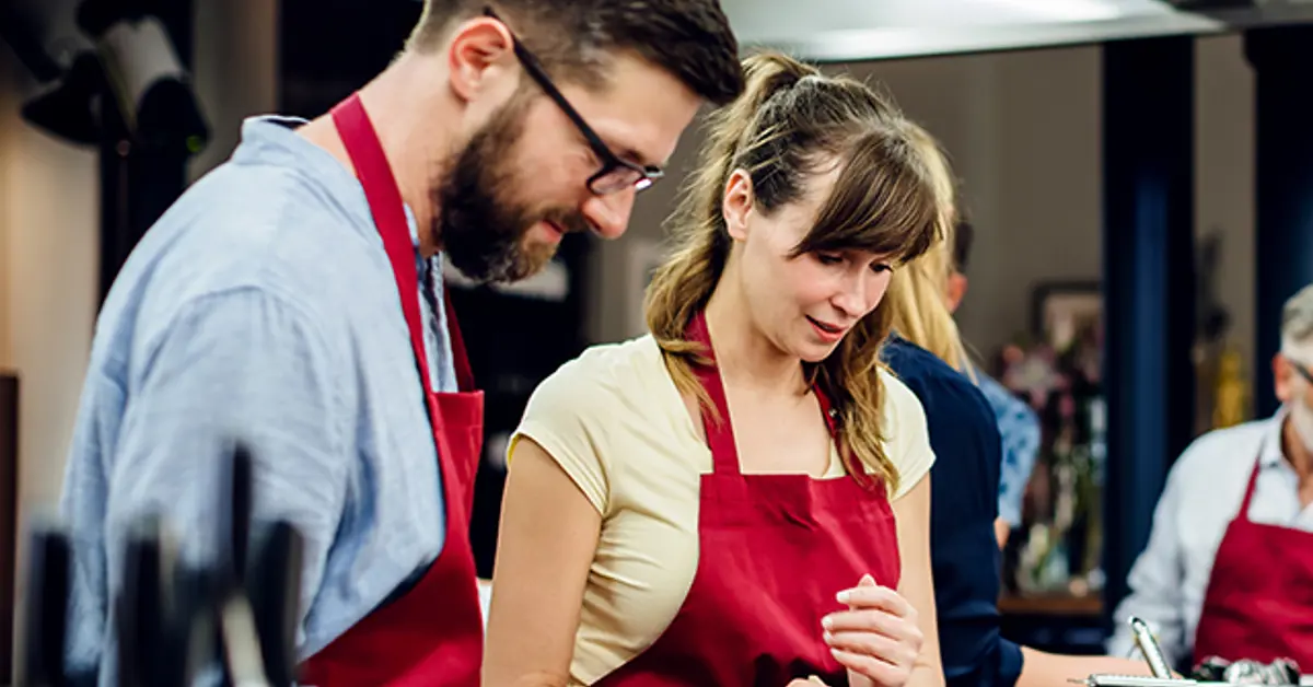 Tekna Ong: Corso di cucina in due stanze e una cucina